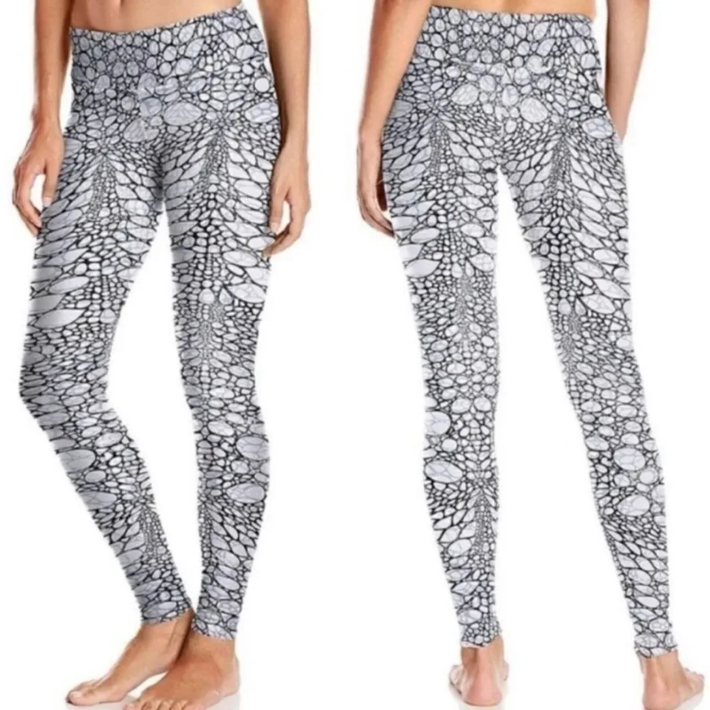 Alo Yoga Airbrushed Leggings Iguana White Performance Gym‎ Yoga Women Small